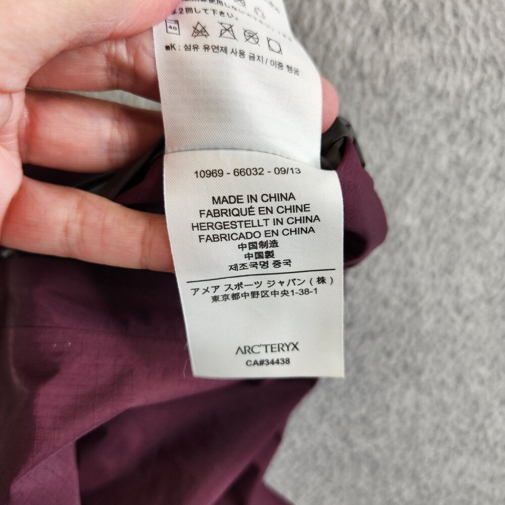 Arcteryx Jacket Womens M Burgundy Bets SL Waterproof Windproof Climbing Hike - Picture 13 of 16